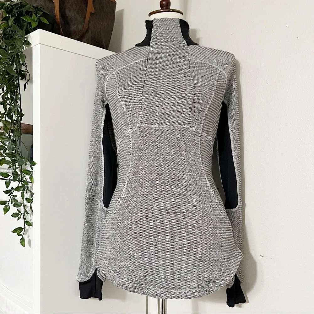 Lululemon Base Runner 1/2 Zip Heathered‎ Herringbone Heathered Black White